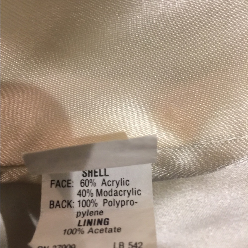 EUC Vintage White Faux Fur Jacket - Picture 5 of 6